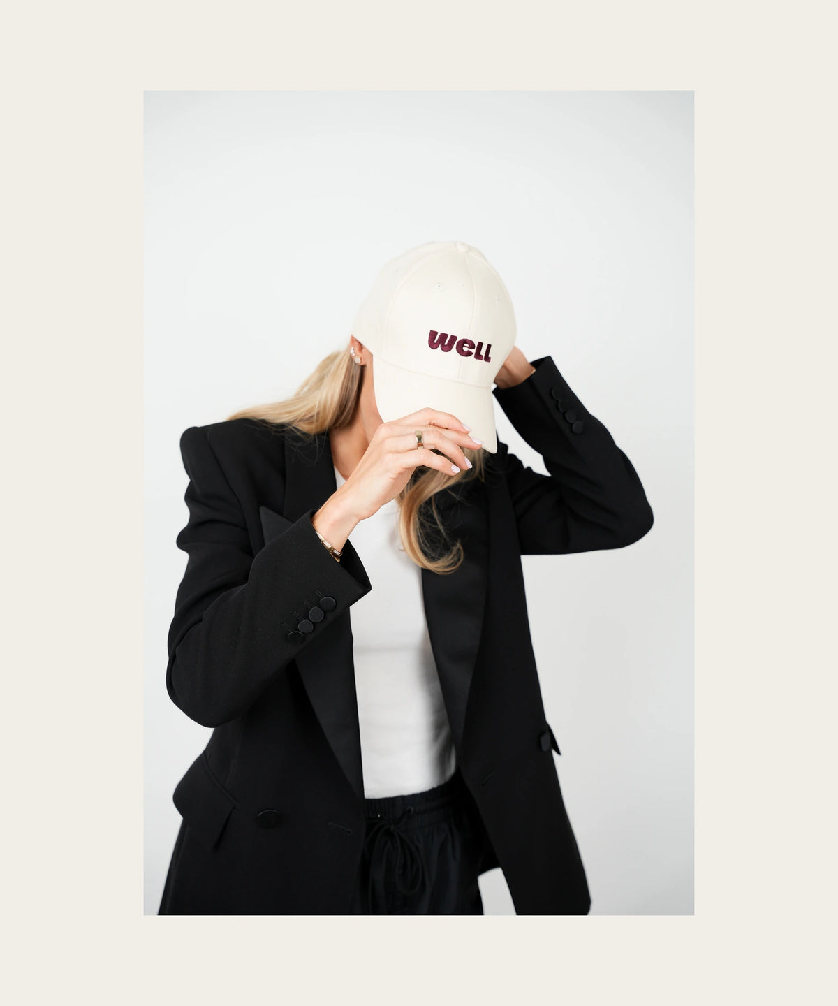 WELL The Cap worn, front view